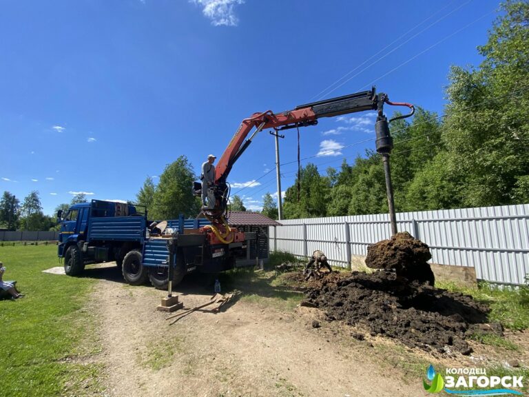 так выглядит бурение септика на даче